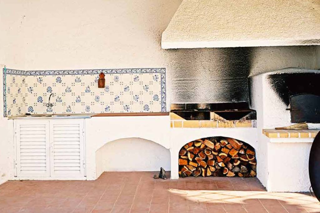 BBQ and Pizza Oven at SaltyWay Surfcamp in Portugal