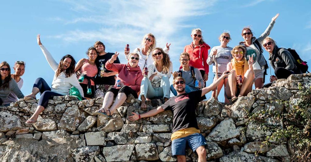 Triff Gleichgesinnte und neue Freunde im SaltyWay Surfcamp in Portugal
