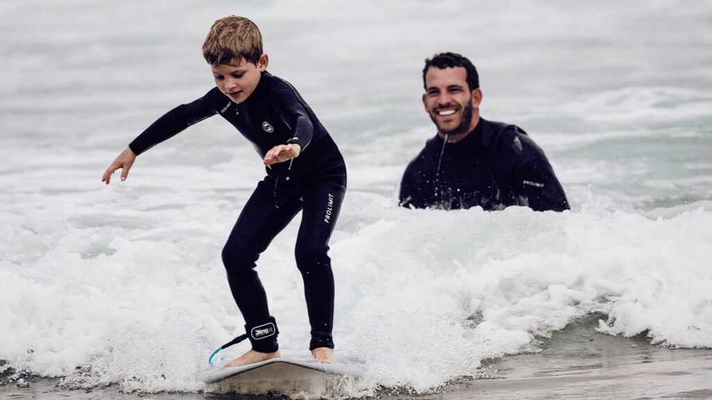 Kids surf camp